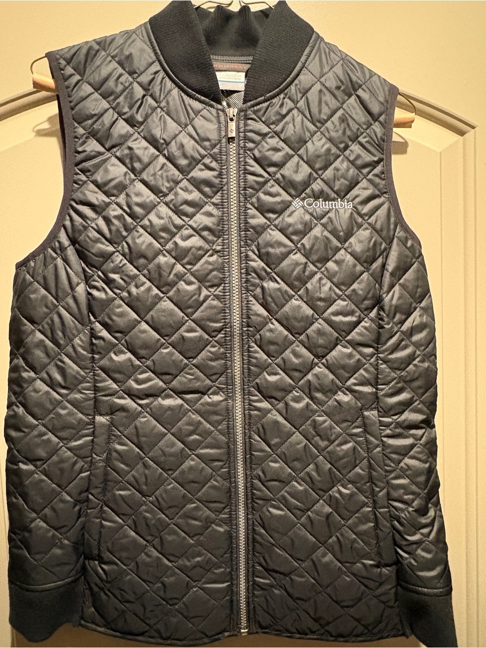 Columbia Quilted Black Sleeveless Vest
